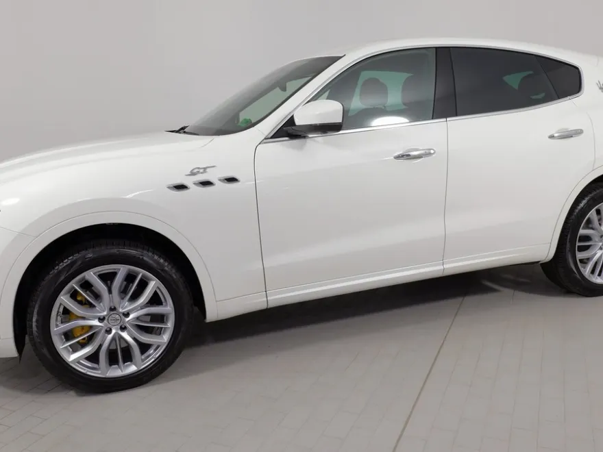 2022 Maserati Levante Base GT photo 1
