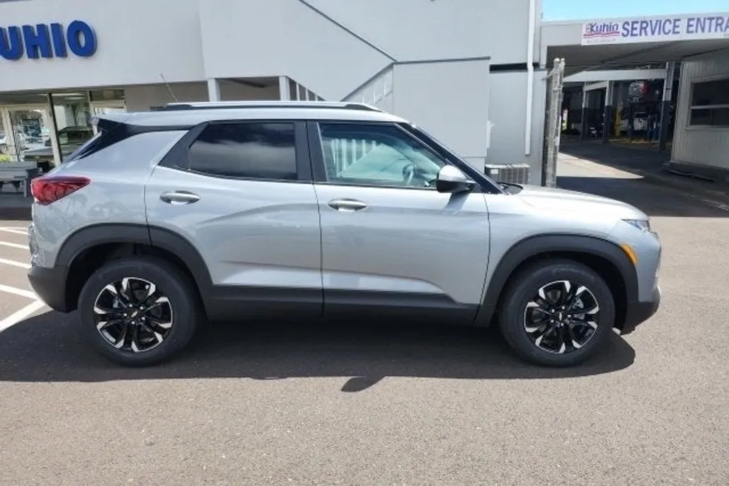2023 Chevrolet Trailblazer LT photo 1