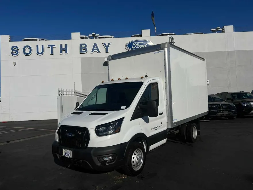 2023 Ford Transit Cutaway photo 1