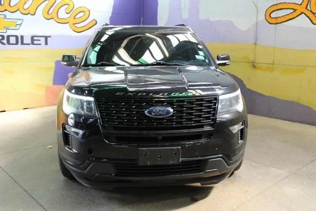 2019 Ford Explorer Sport photo 1