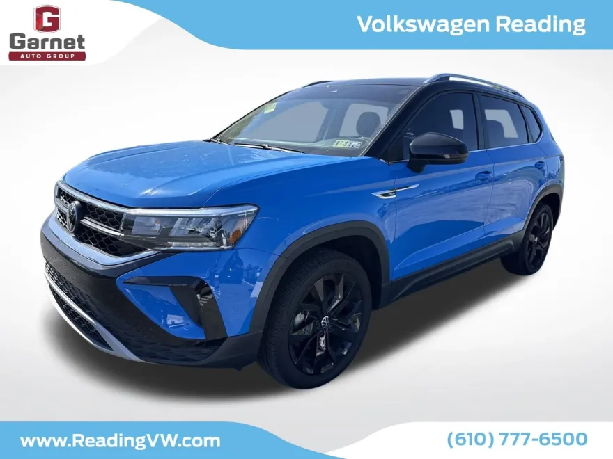 2024 Volkswagen Taos SE photo 1