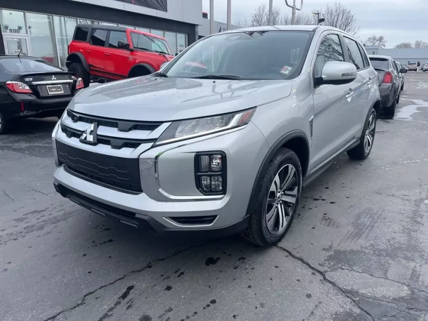 2024 Mitsubishi Outlander Sport ES LE SE photo 1