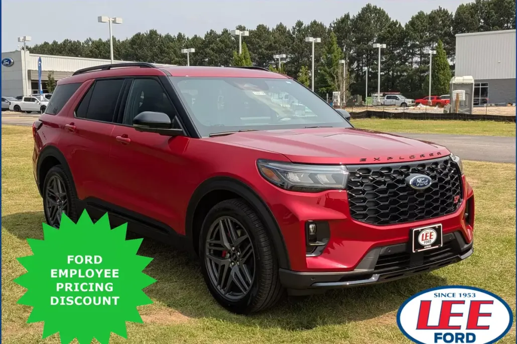 2025 Ford Explorer ST photo 1