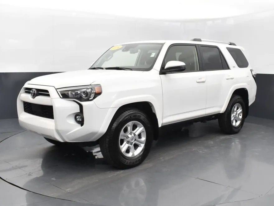 2024 Toyota 4Runner SR5 photo 3