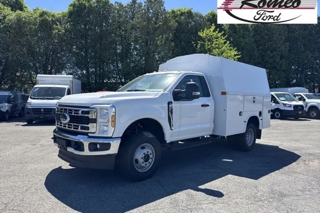 2024 Ford F-350 photo 1