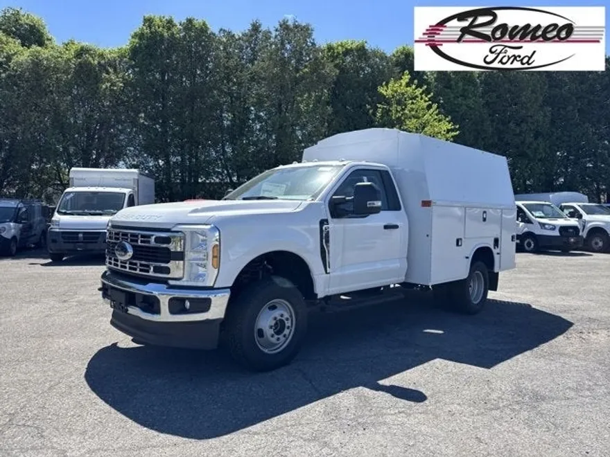 2024 Ford F-350 photo 1