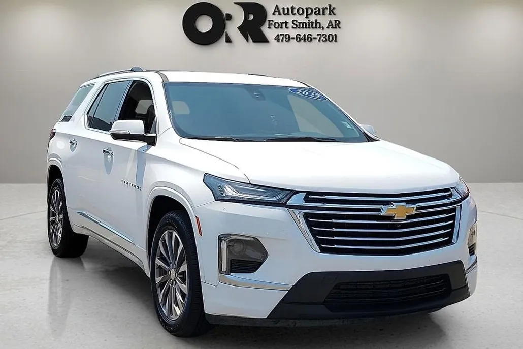 2022 Chevrolet Traverse Premier photo 1