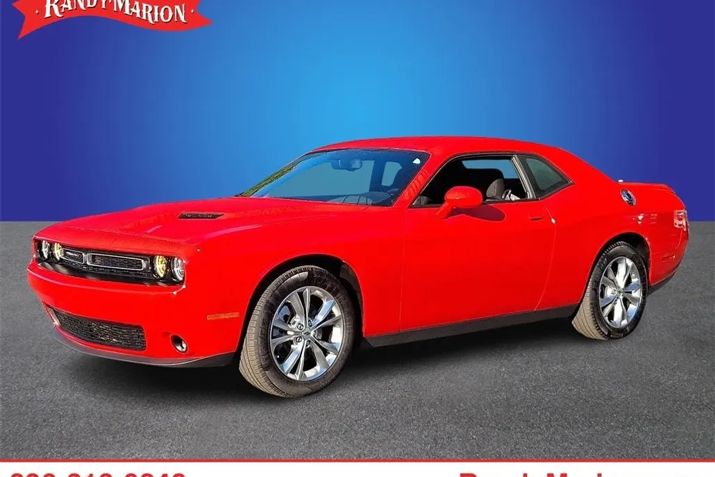 2023 Dodge Challenger SXT photo 1