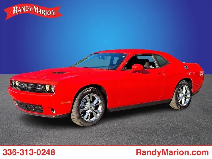 2023 Dodge Challenger SXT photo 1