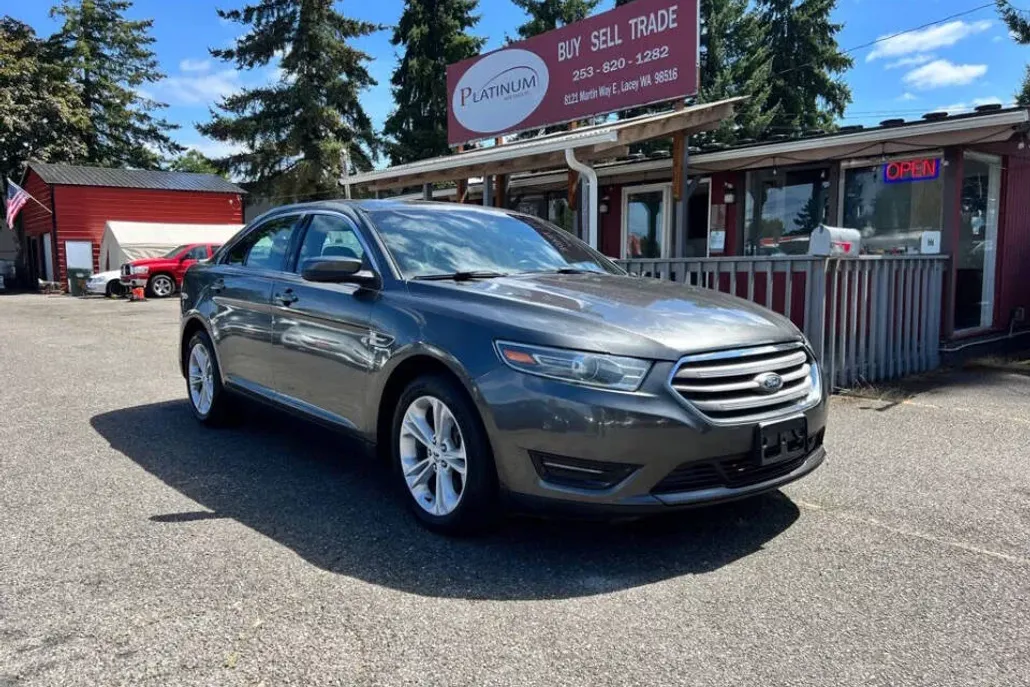 2018 Ford Taurus SEL photo 1