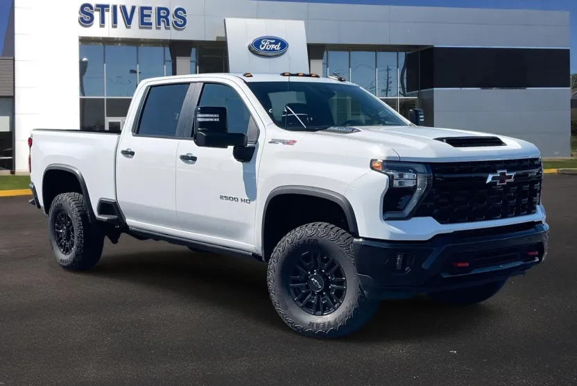 2025 Chevrolet Silverado 2500HD ZR2 photo 1
