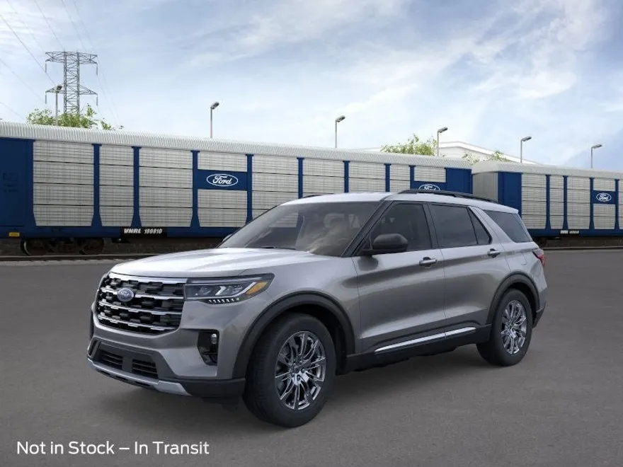 2025 Ford Explorer photo 1