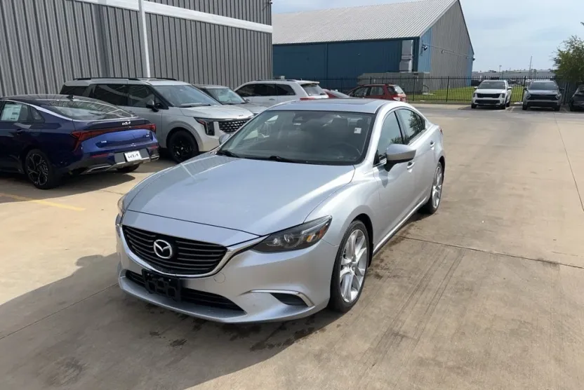 2017 Mazda Mazda6 Touring photo 1