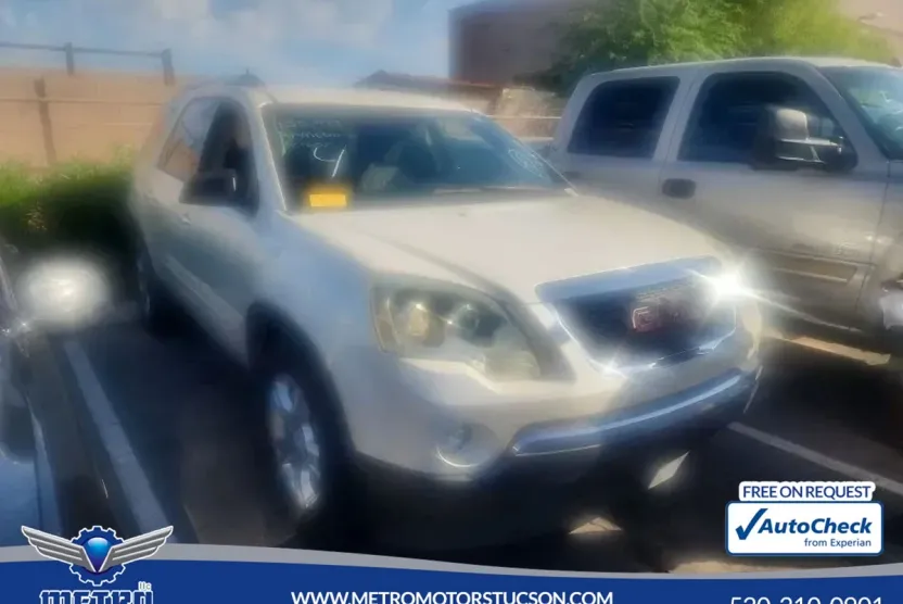 2011 Gmc Acadia SLE photo 1