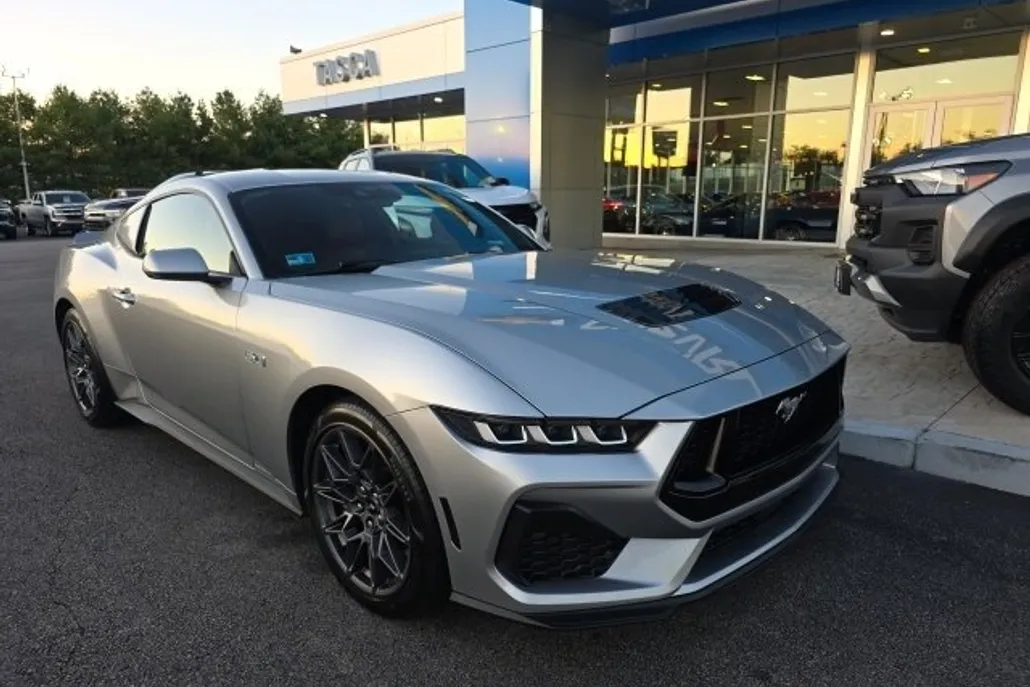 2024 Ford Mustang GT Premium photo 1