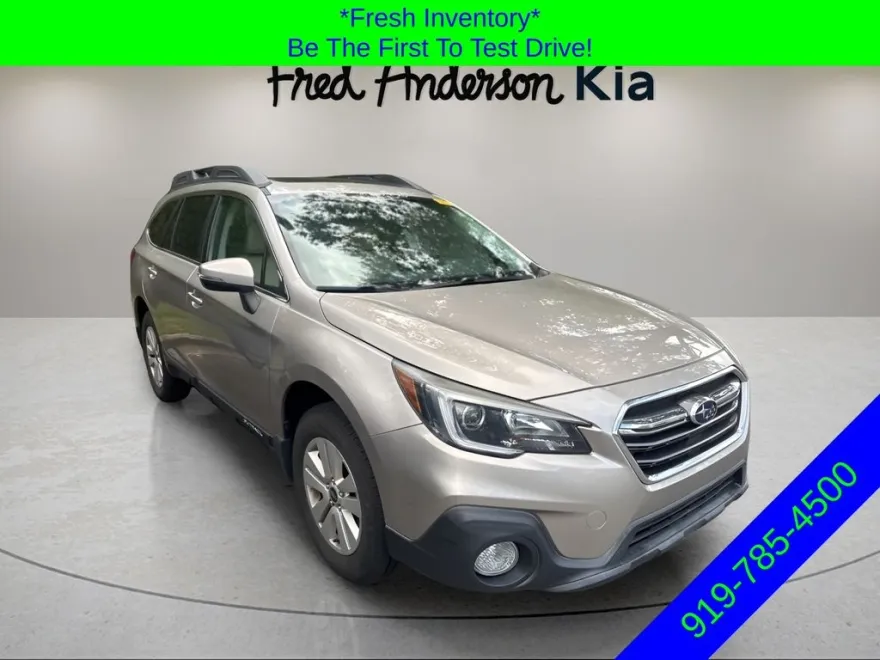 2019 Subaru Outback 2.5i Premium photo 1