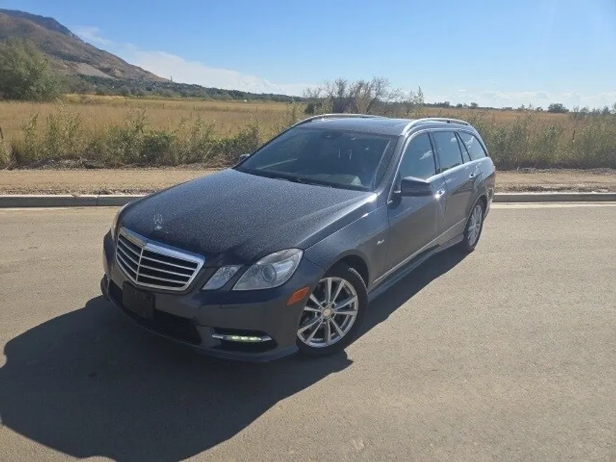 2012 Mercedes Benz E 350 4MATIC Wagon photo 1