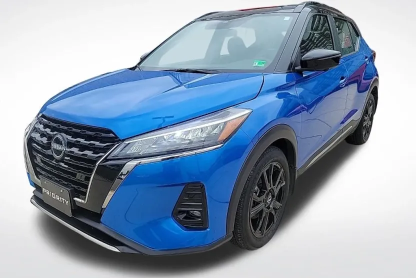 2024 Nissan Kicks SR photo 1