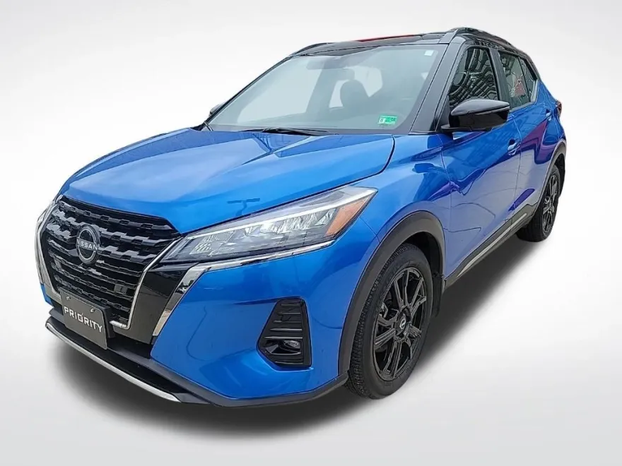 2024 Nissan Kicks SR photo 1