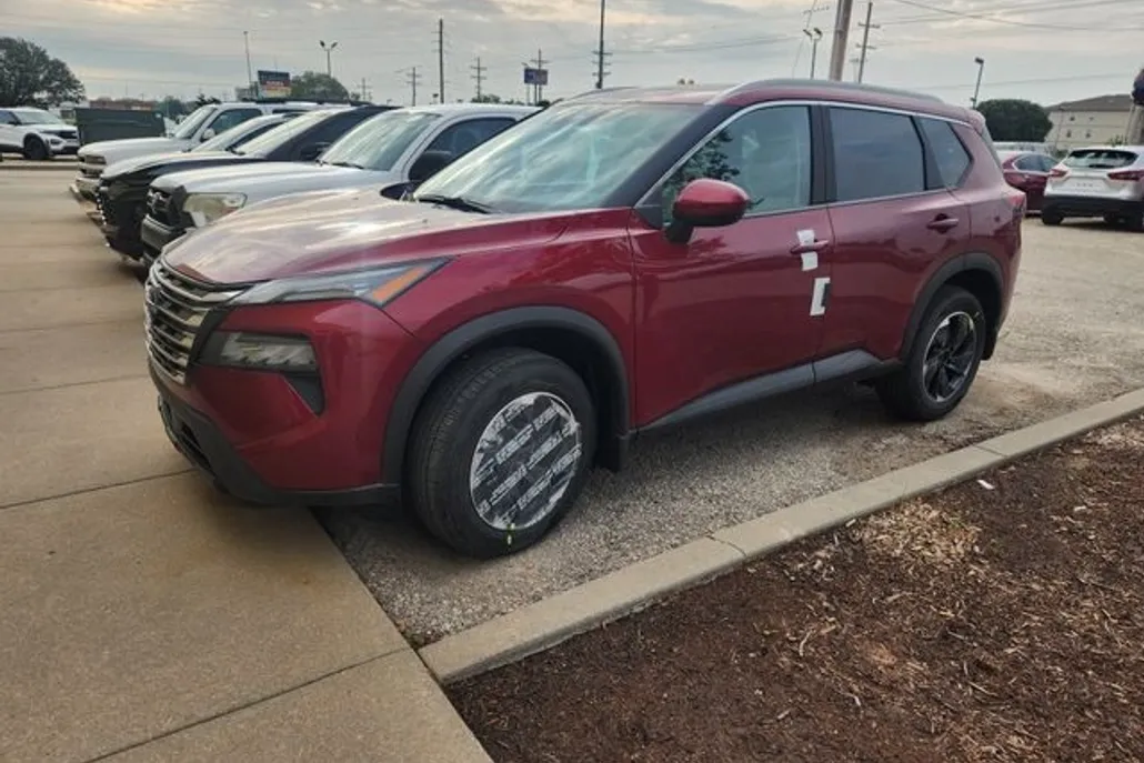 2026 Nissan Rogue SV photo 1