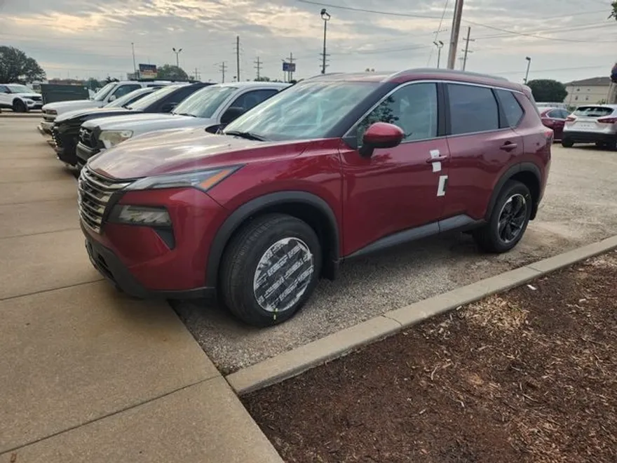 2026 Nissan Rogue SV photo 1