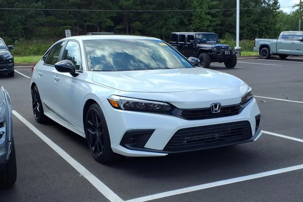2023 Honda Civic Sport photo 1