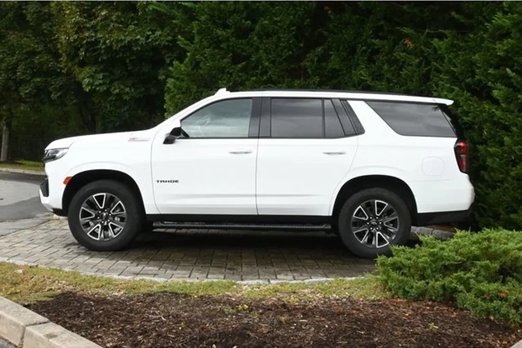 2023 Chevrolet Tahoe Z71 photo 1