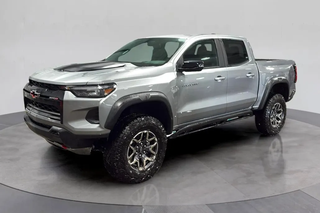 2025 Chevrolet Colorado ZR2 photo 1