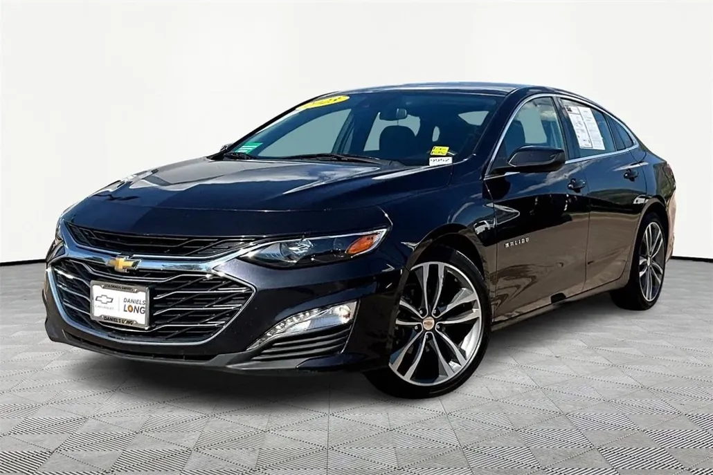 2023 Chevrolet Malibu 1LT photo 1