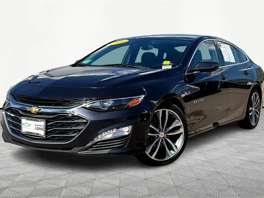 2023 Chevrolet Malibu 1LT photo 1
