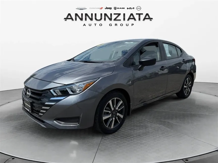 2024 Nissan Versa 1.6 S photo 1