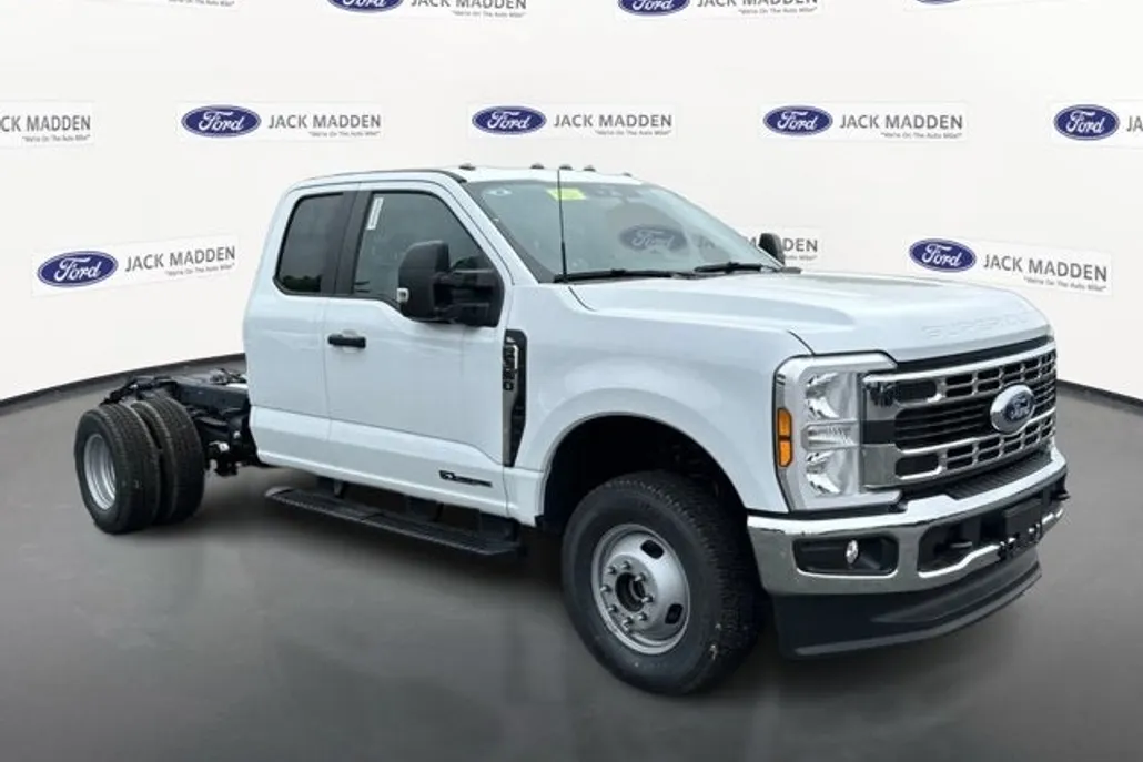 2025 Ford F-350 photo 1