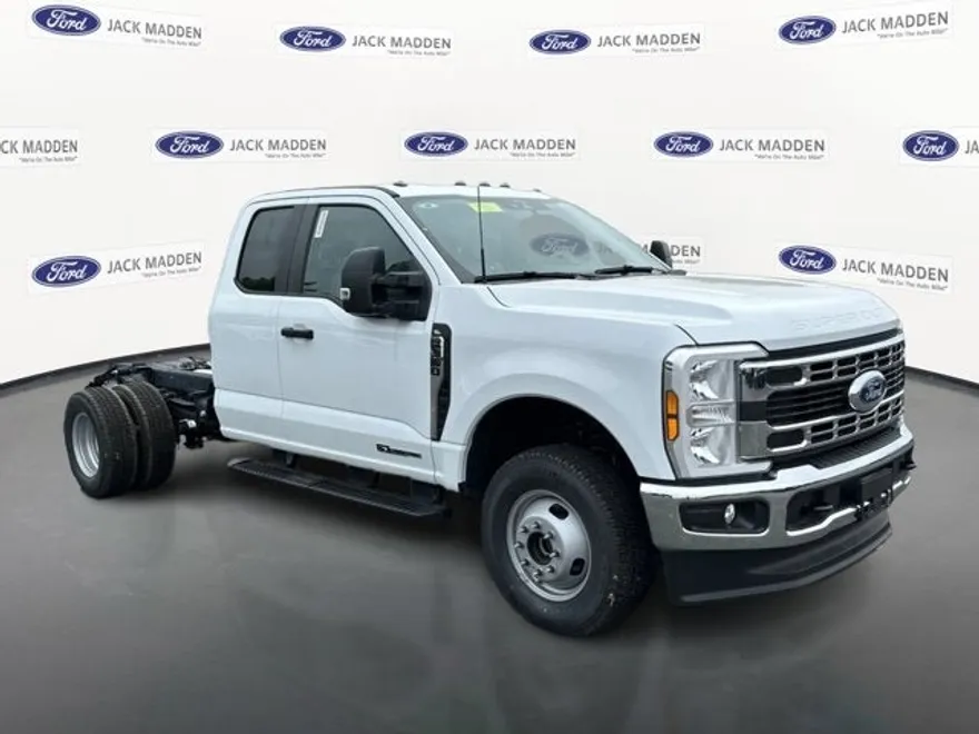 2025 Ford F-350 photo 1