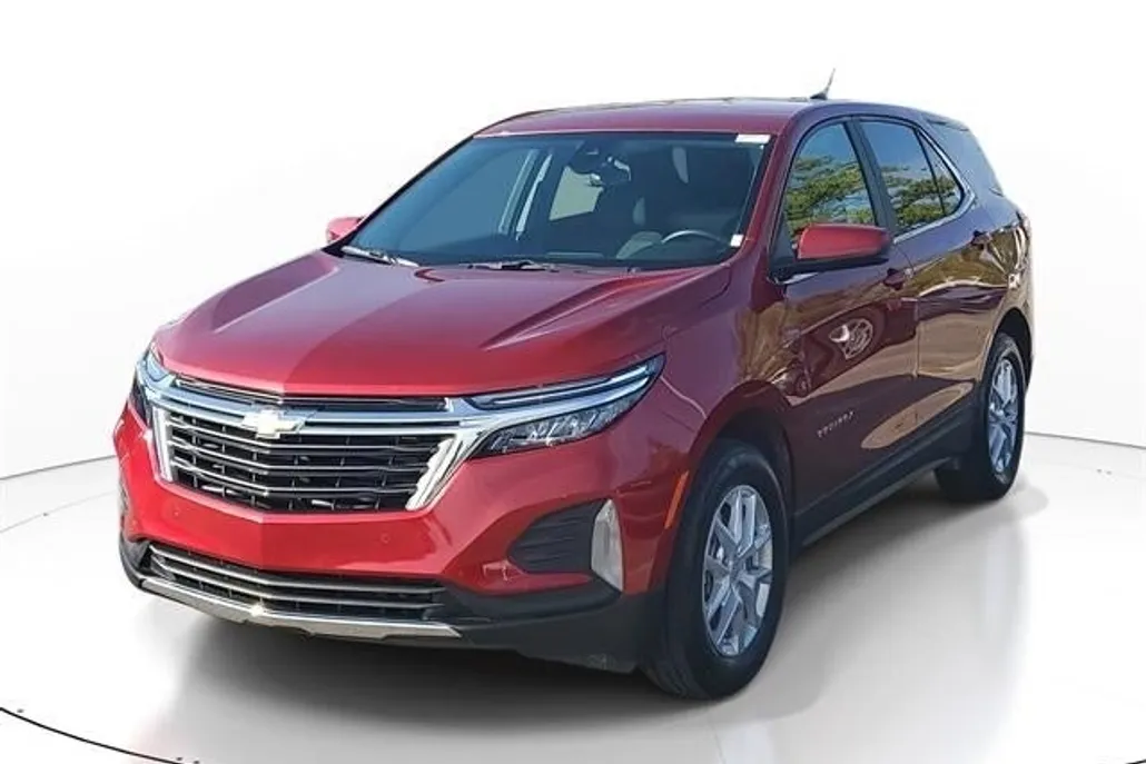 2024 Chevrolet Equinox LT photo 1