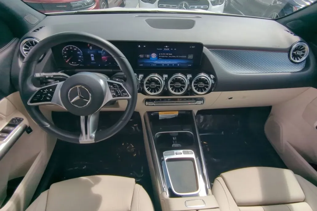 2025 Mercedes Benz GLA 250 4MATIC photo 1