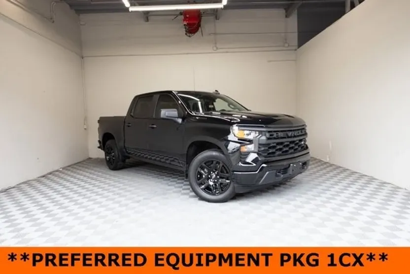 2024 Chevrolet Silverado 1500 Custom photo 1