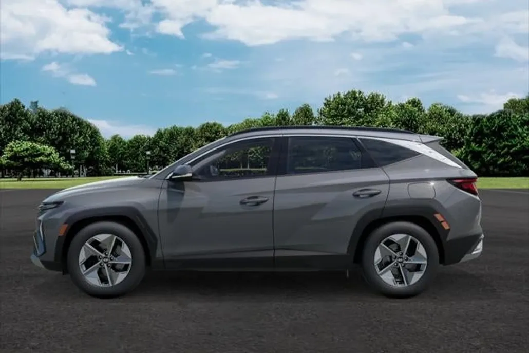 2025 Hyundai Tucson SEL photo 1