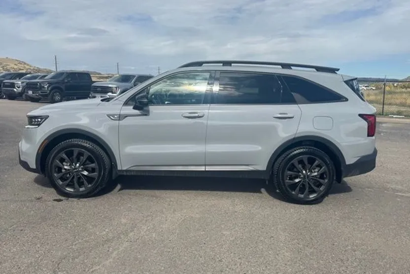 2022 Kia Sorento X-Line SX Prestige photo 1