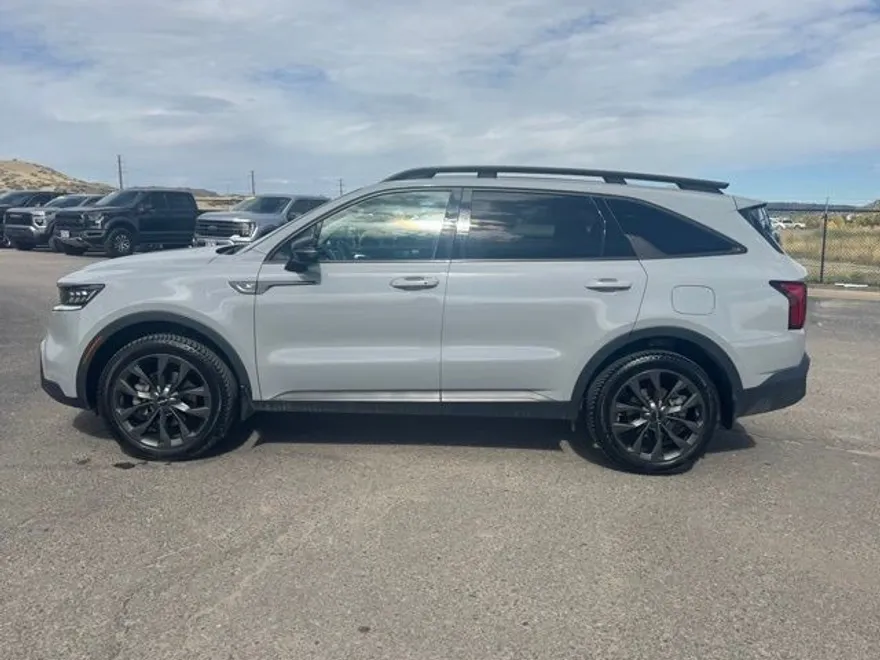 2022 Kia Sorento X-Line SX Prestige photo 1