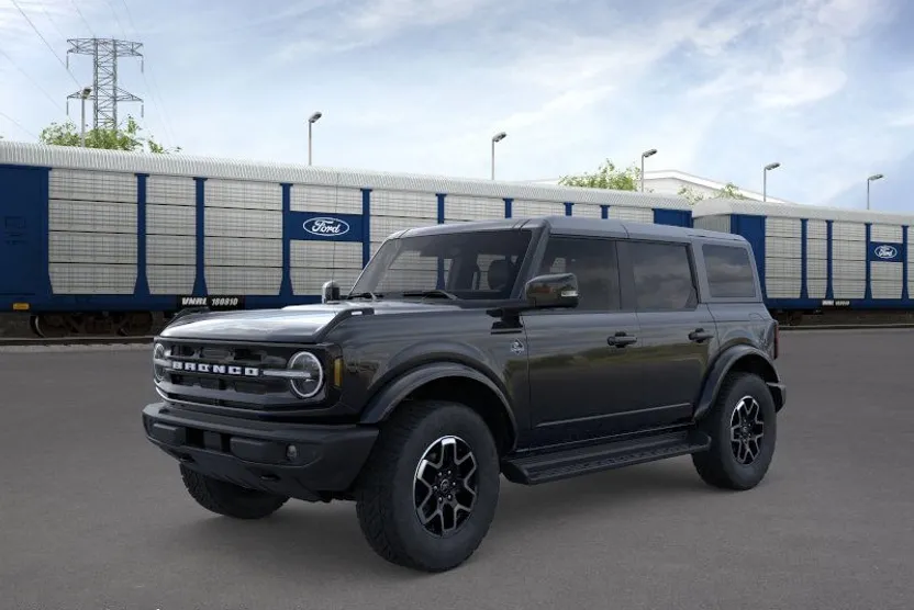 2025 Ford Bronco Outer Banks photo 1