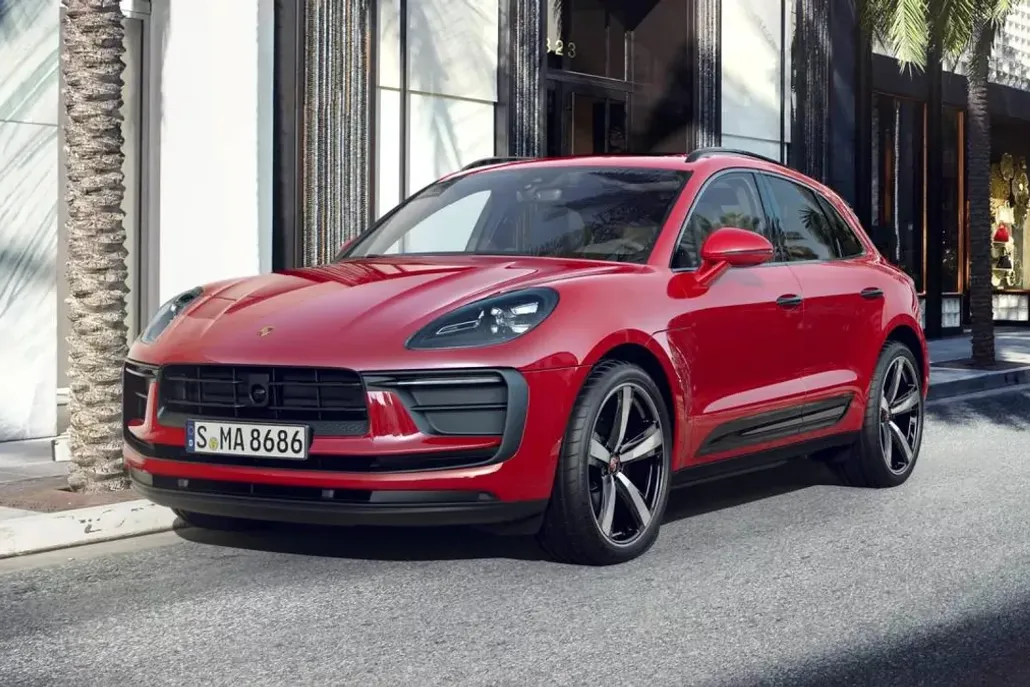 2025 Porsche Macan T photo 1