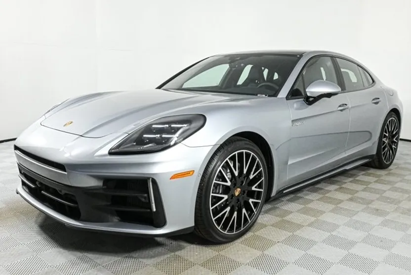 2025 Porsche Panamera E-Hybrid 4 photo 1