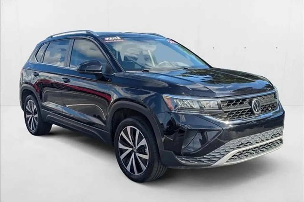 2022 Volkswagen Taos SE photo 1