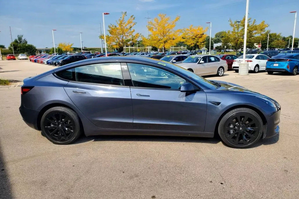 2023 Tesla Model 3 photo 1