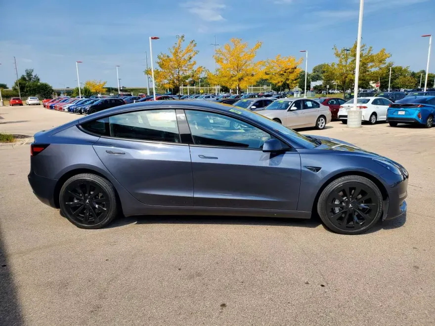 2023 Tesla Model 3 photo 1