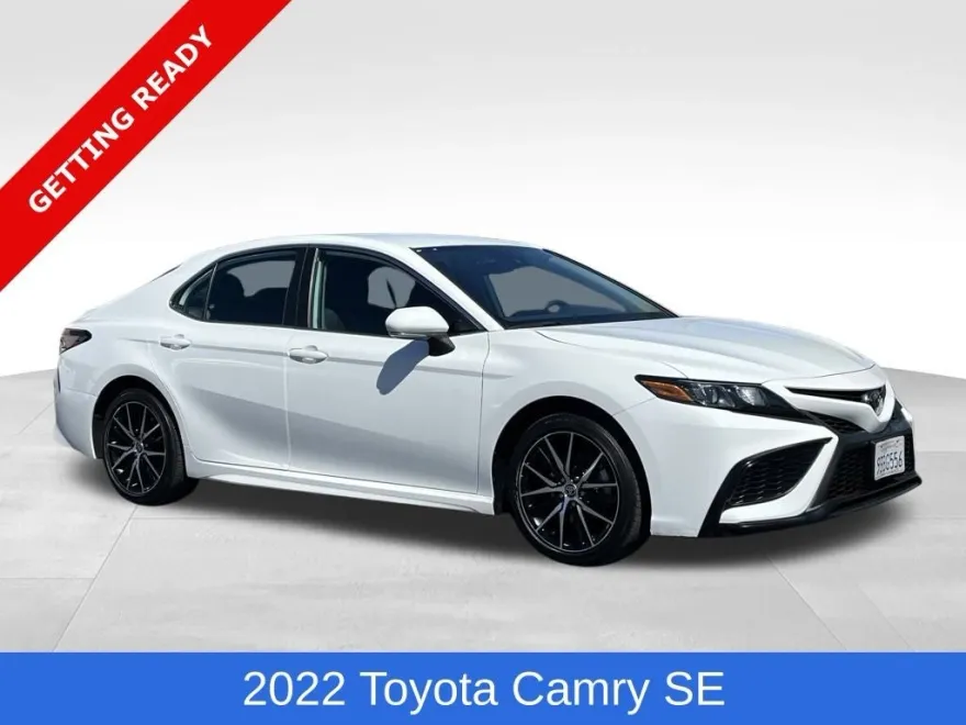 2022 Toyota Camry SE photo 1