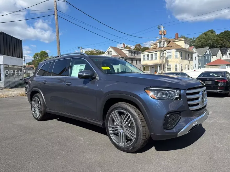2026 Mercedes Benz GLS 450 4MATIC photo 1