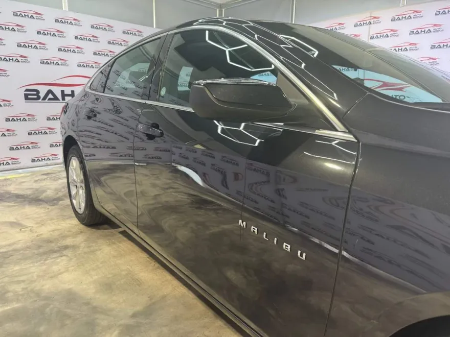 2023 Chevrolet Malibu 1LT photo 1