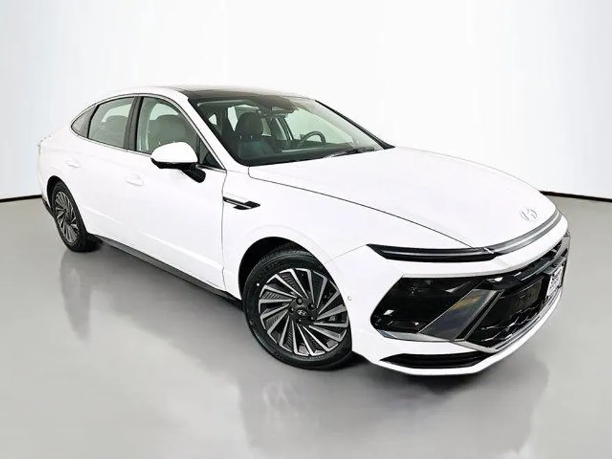 2025 Hyundai Sonata Hybrid Limited photo 1