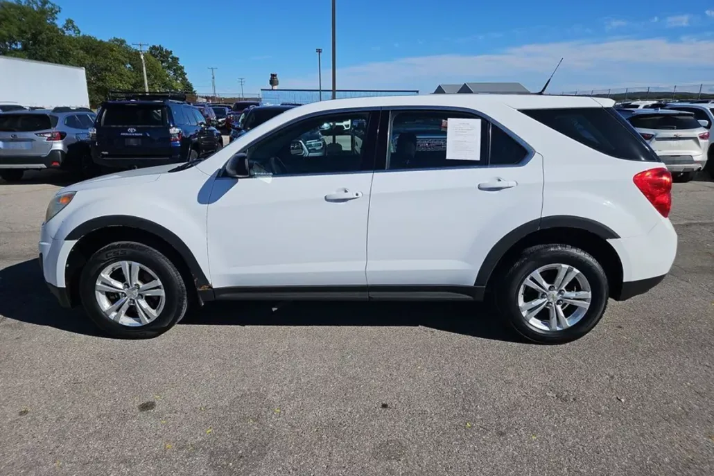 2011 Chevrolet Equinox LS photo 1